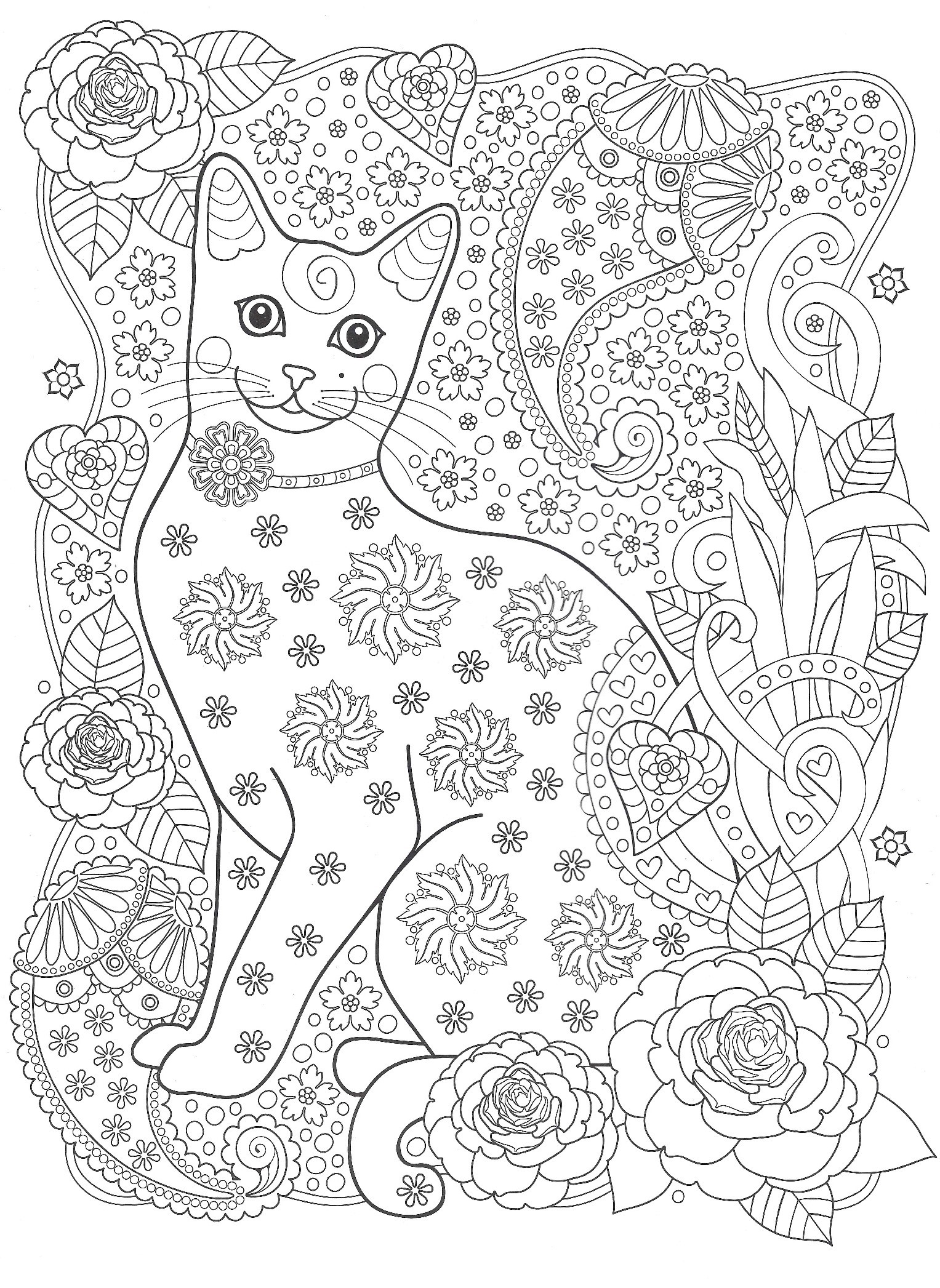 Кошка с узорами и цветами
